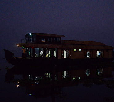 Over Night Houseboat Cruise